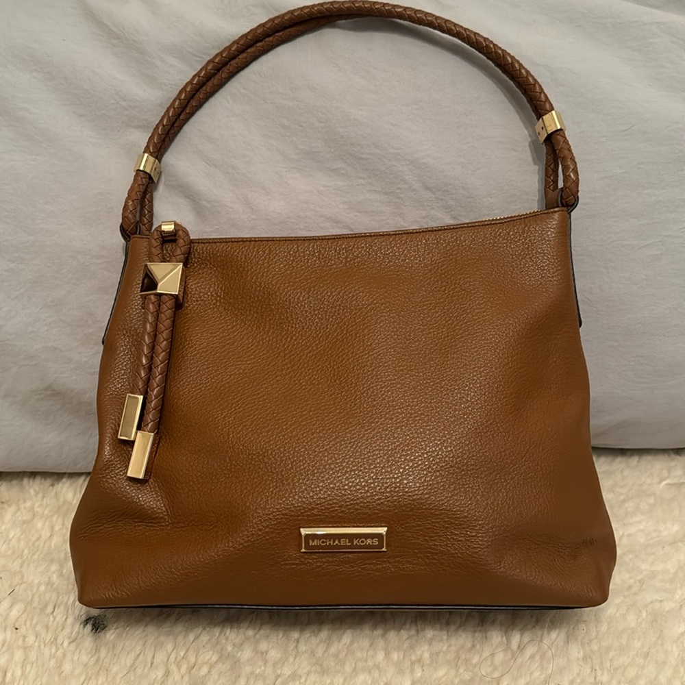 Like New Michael Kors Shoulder Bag